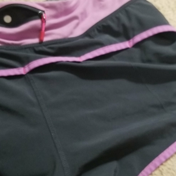 Lululemon Speed Shorts size 6 - Picture 5 of 5
